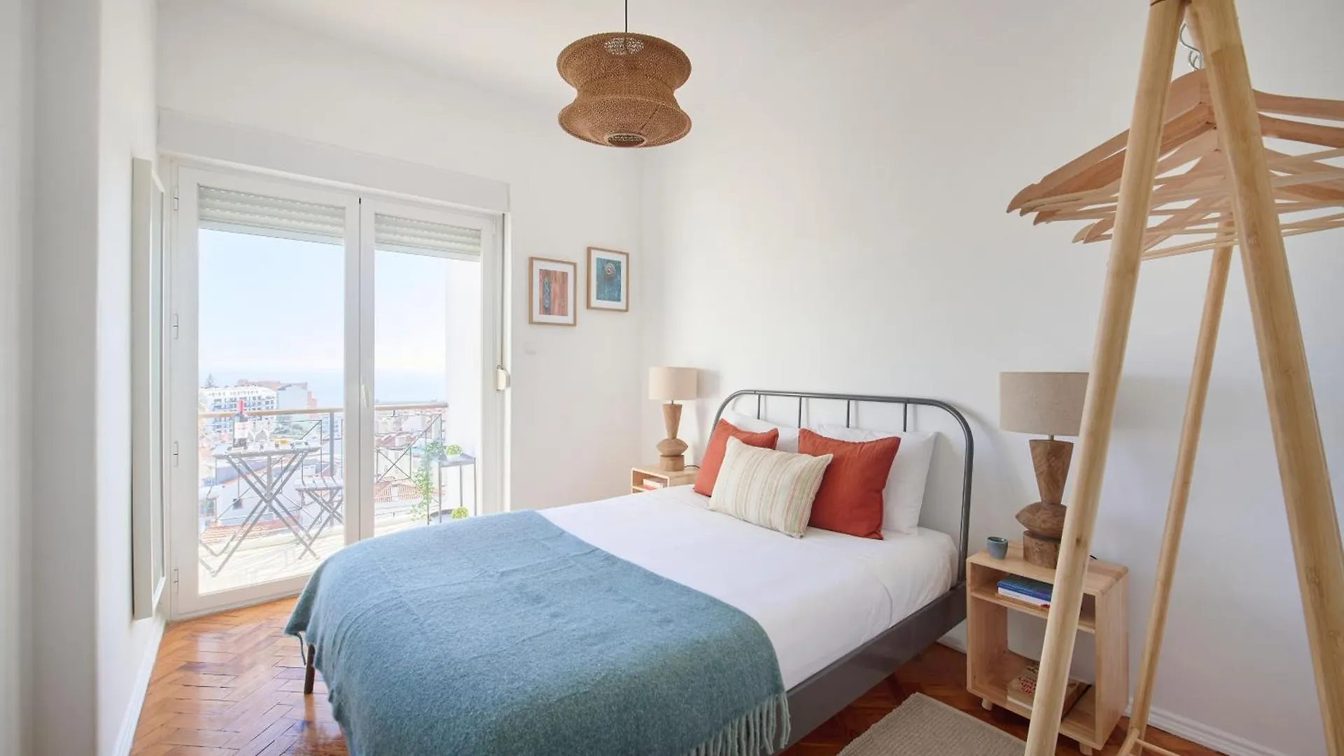 Apartment Sunny Graca, River View, By Timecooler Lisbon