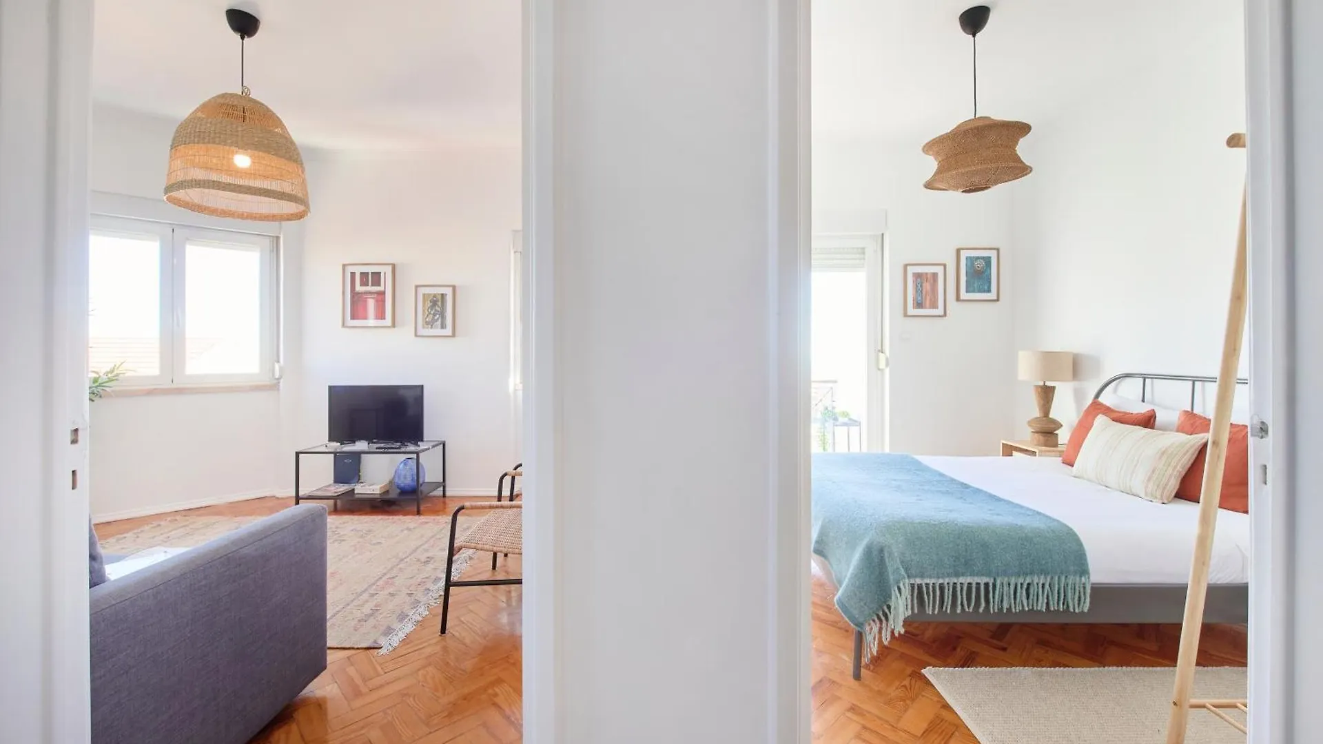 Apartment Sunny Graca, River View, By Timecooler Lisbon